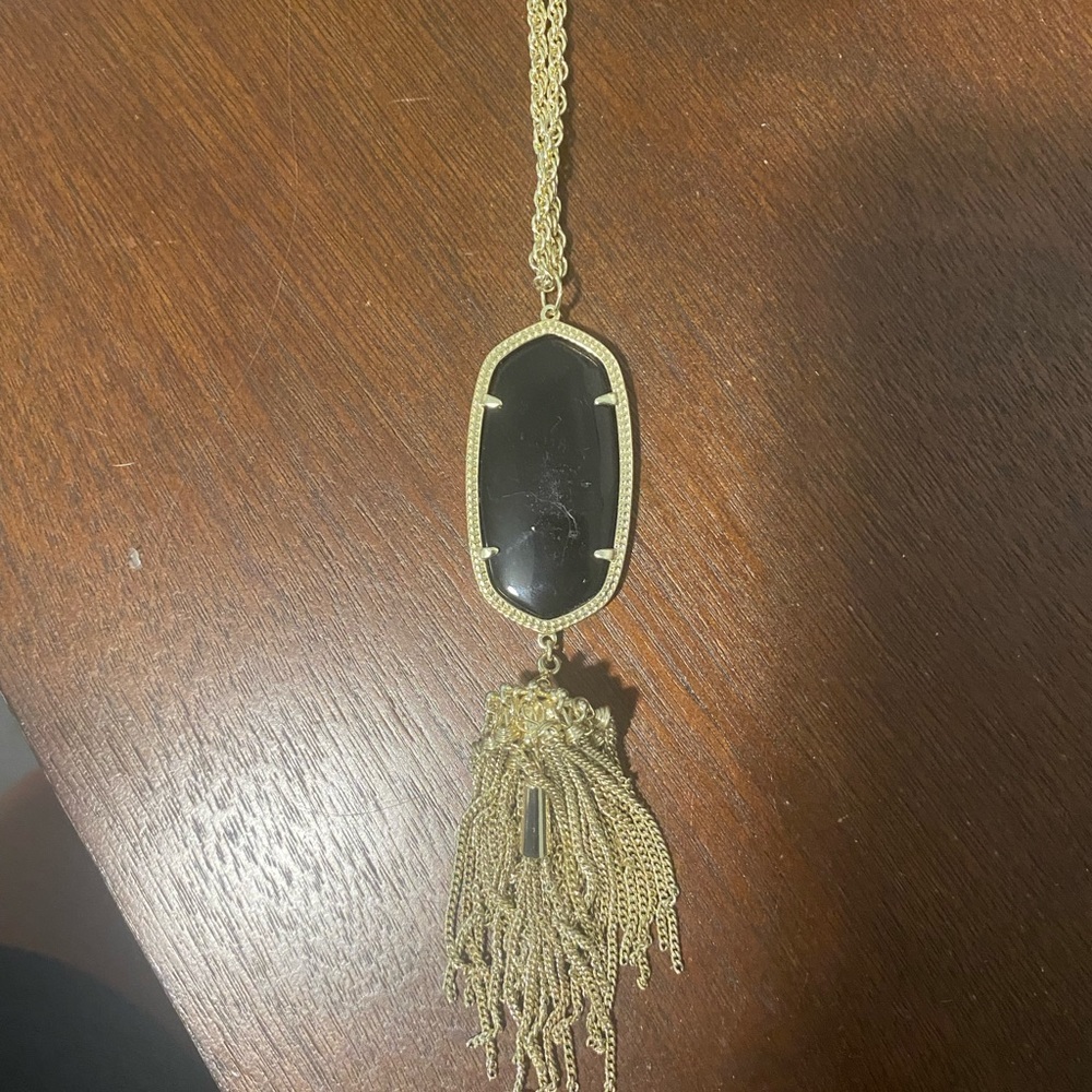 Kendra Scott necklace